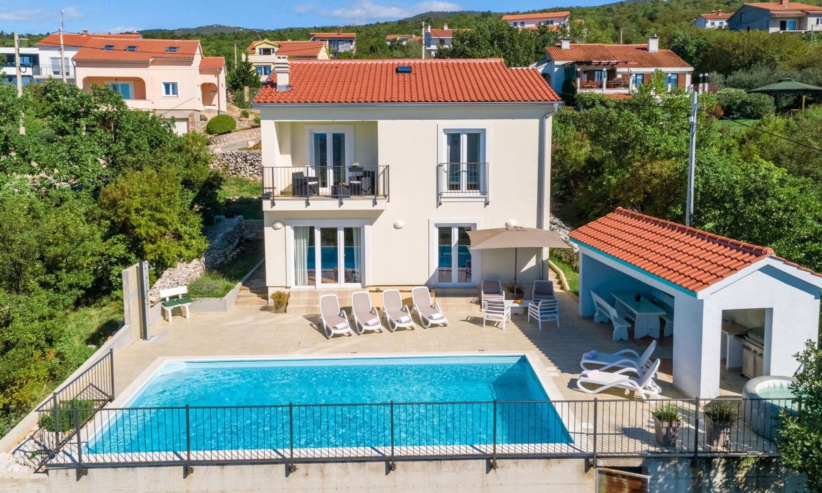 Smrika House | Holiday Home Aqua/HR-10991-01 by Interhome