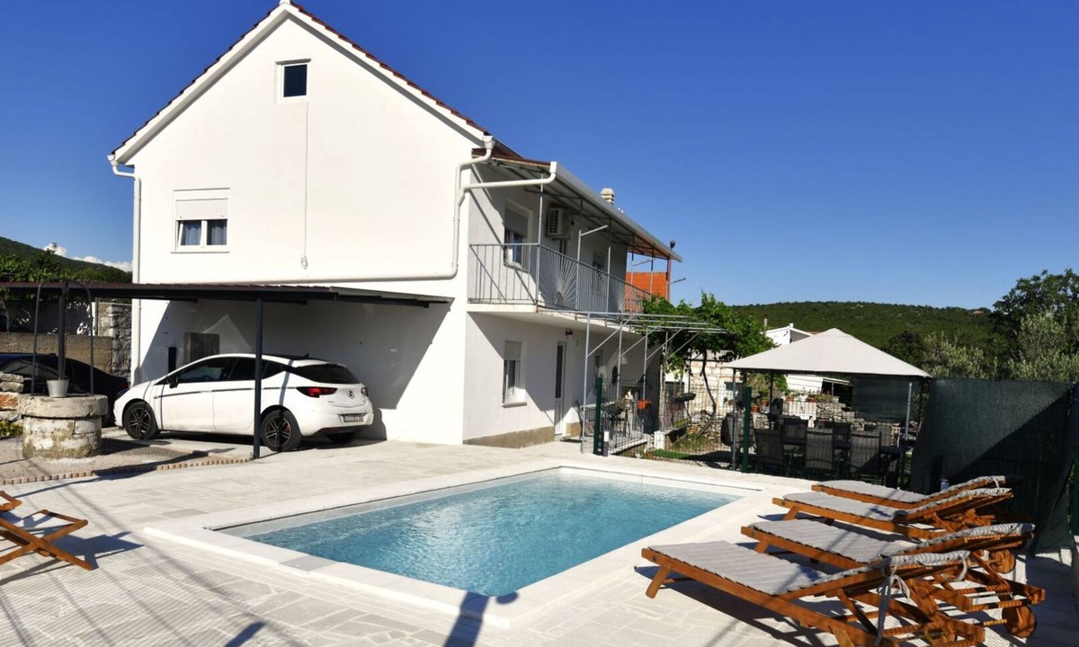 Central Dalmatia Villa | Holiday Home Dino by Villas Guide