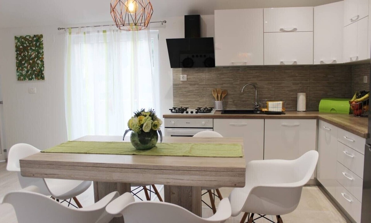 Dracevica House | Holiday Home Ela - Three Bedroom Holiday Home with outdoor Pool