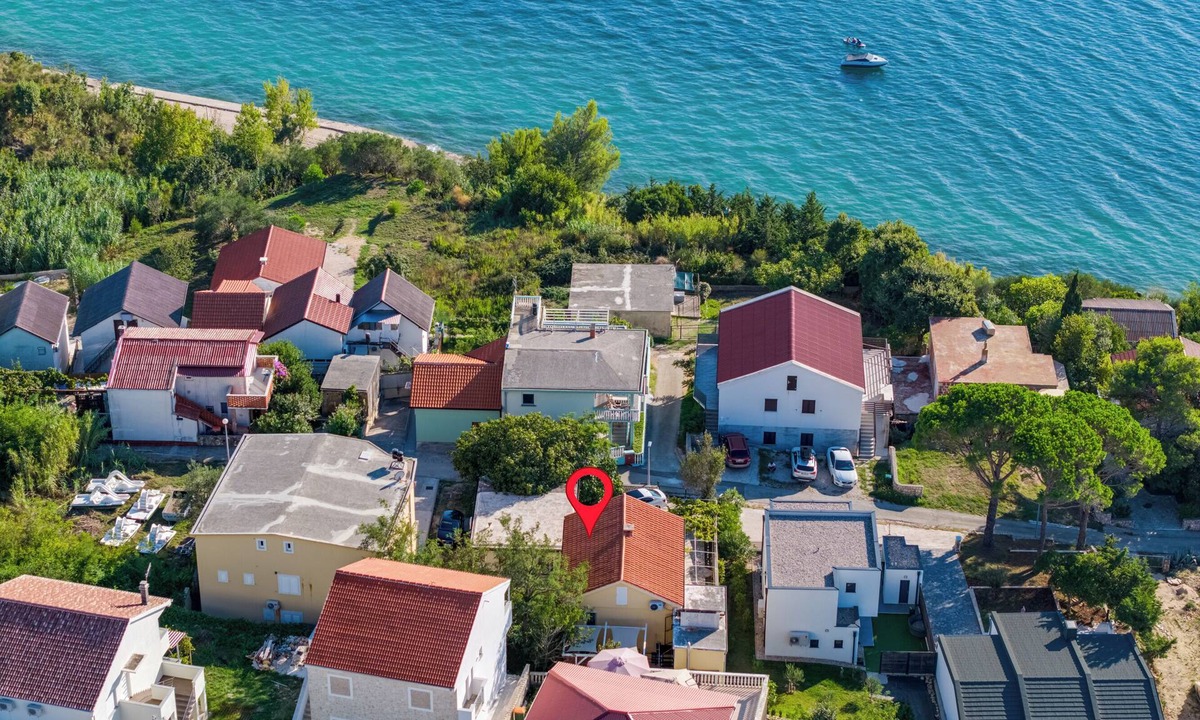 Rtina Villa | Holiday home for 8 Persons, 80 m from the sea, 4 bedrooms, 2 kitchens, 3 bathr.