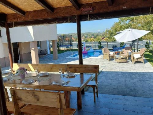 Brckovljani House | Holiday Home Gra ec - Three Bedroom Holiday Home with swimming pool