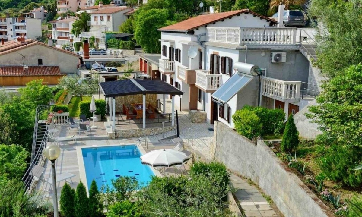 Rabac House | Holiday Home in Rabac with Seaview, Air condition, WIFI, Washing machine (577-1)