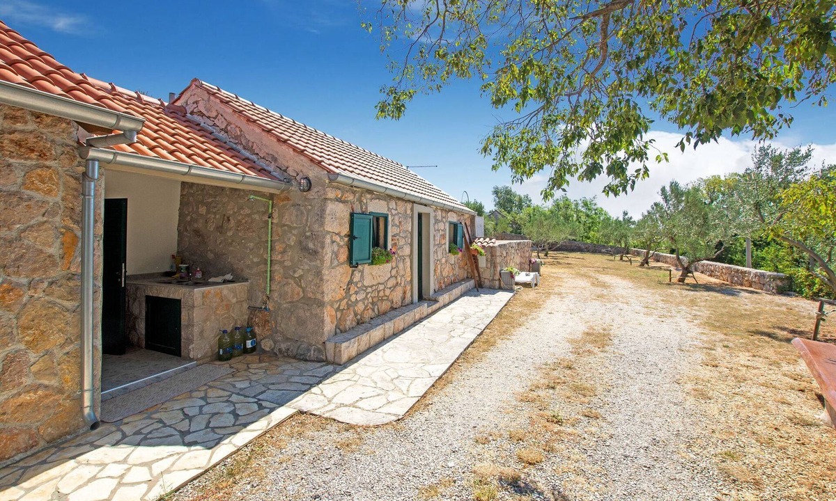 Seline House | Holiday Home in Seline near the Sea