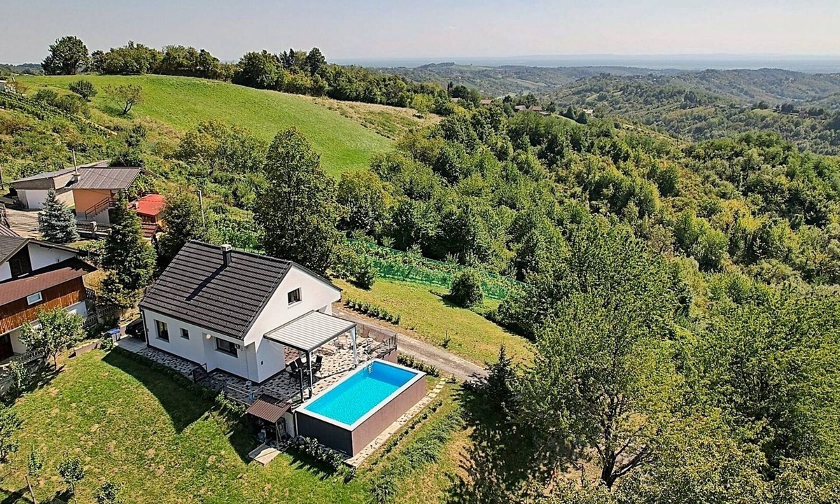 Jastrebarsko Villa | Holiday Home Lipa by Villas Guide