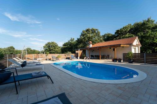 Poljica Villa | Holiday home “MARKO” with heated pool!
