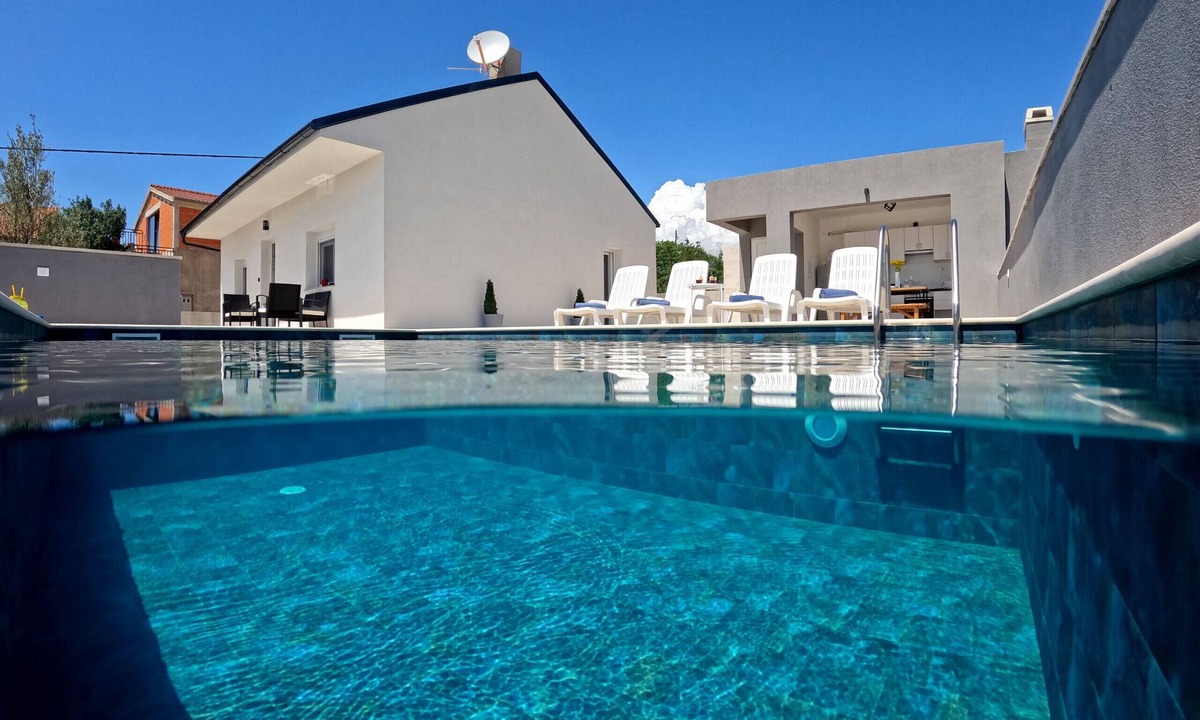 Maslenica House | Holiday Home Maslenica with Heated Private Pool