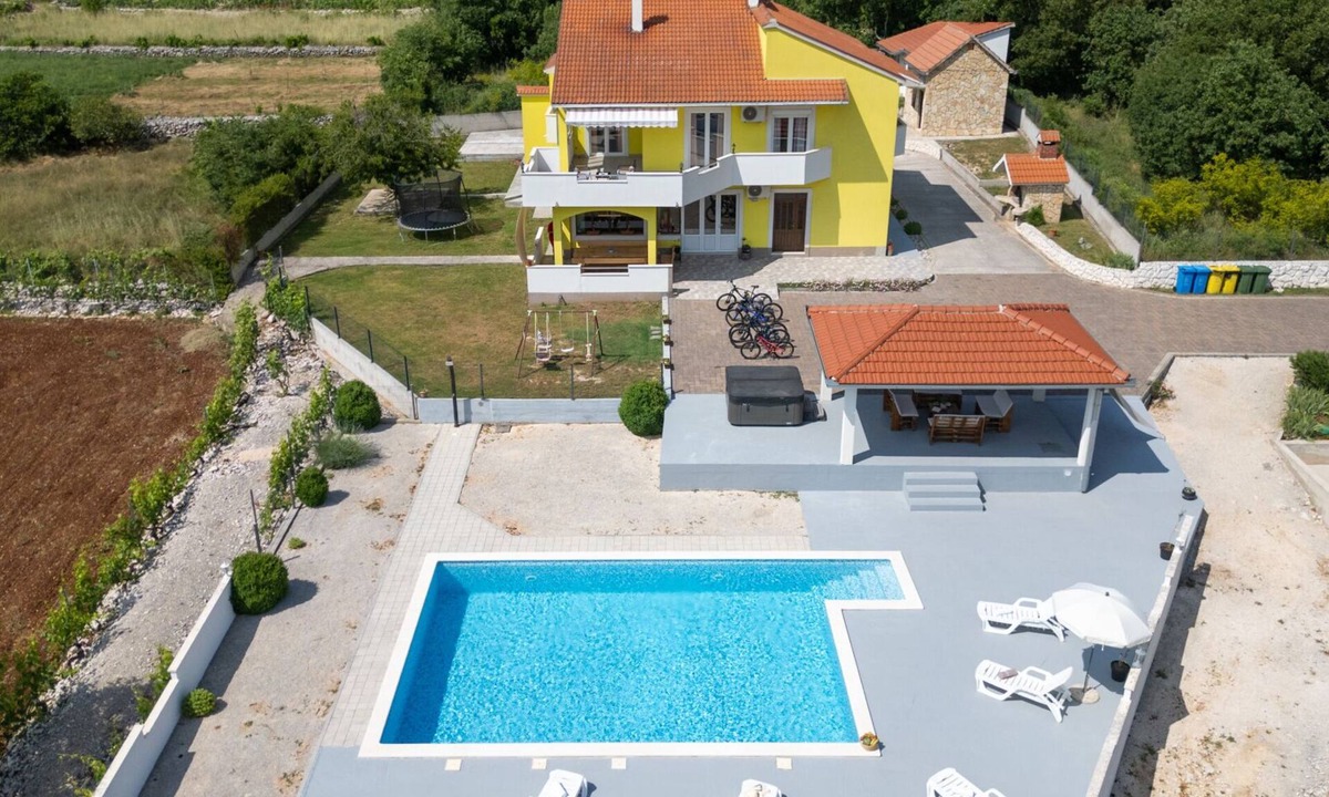 Primorski Dolac Villa | Holiday home Neda by Villas Guide