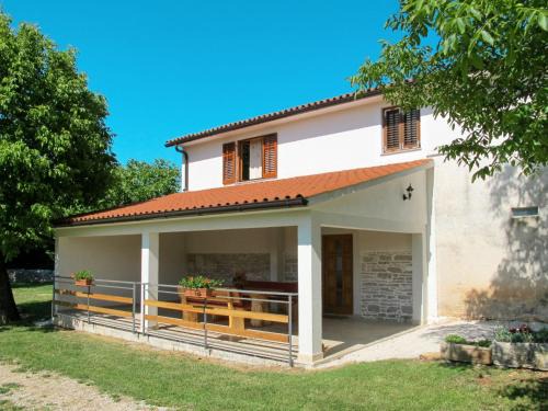 Heki House | Holiday Home Narcis by Interhome