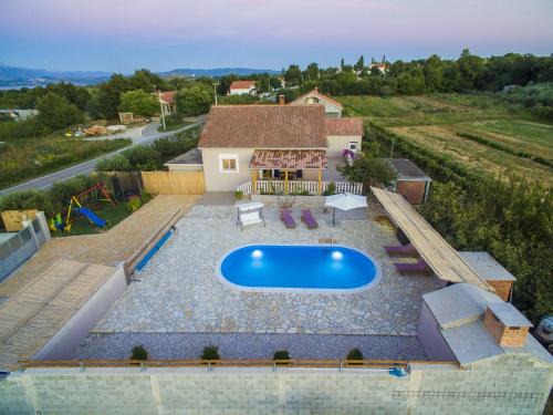 Posedarje House | Holiday Home near Zadar with Private Pool