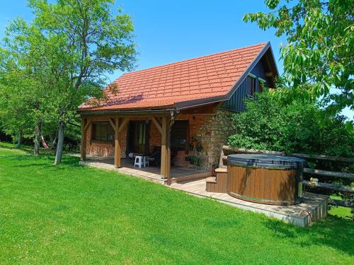 Skrad House | Holiday Home "Sleme" with jacuzzi, big garden and arbor with fireplace