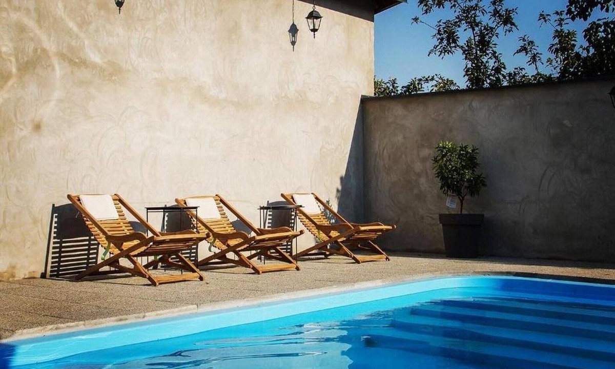 Karanac House | Holiday Home Thesaurum - Four Bedroom Holiday Home with Swimming Pool