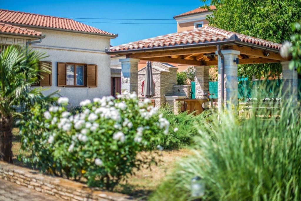 Valtura House | Holiday home Valtura