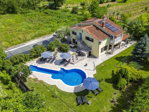 Kapelica House | Holiday Home Ve-Ma by Interhome
