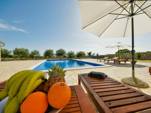 Suhovare House | Holiday Home Villa Dalmacija by Interhome