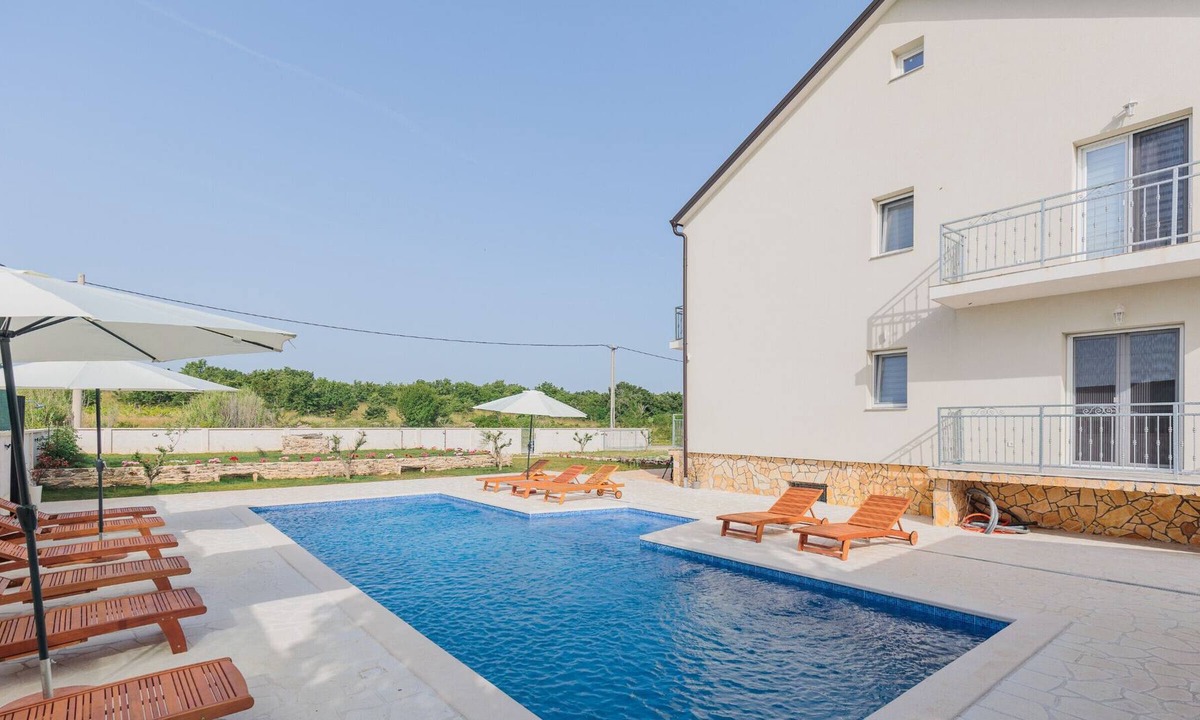 Velim House | Holiday Home VillaVera with extra large swimming pool