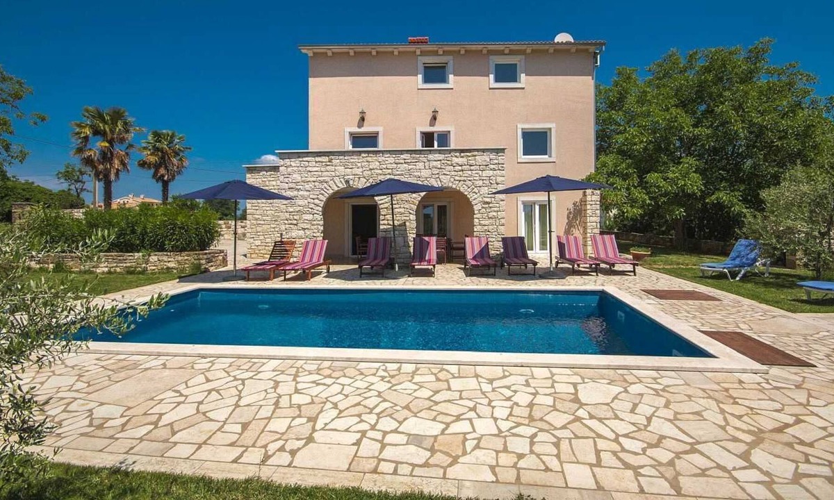 Karojba Villa | Holiday home with 5 bedrooms, swimming pool, central Istria