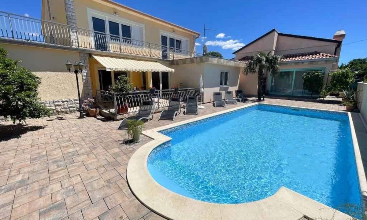 Jadranovo House | Holiday home with pool for 8 people
