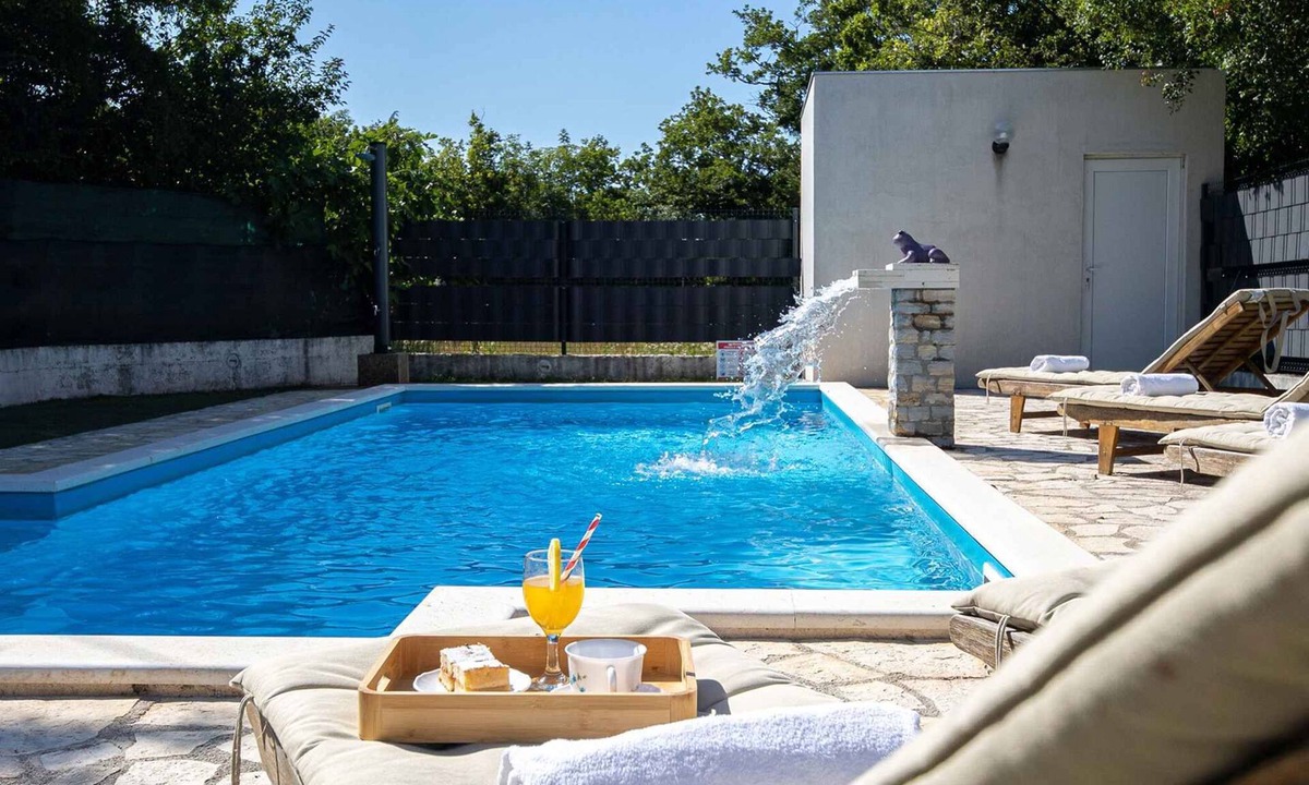 Labin House | Holiday home with pool and air conditioning
