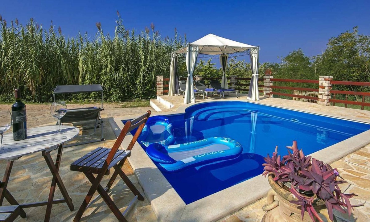 Materada House | Holiday home with swimming pool near Umag, pets allowed