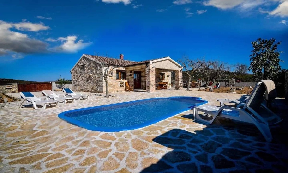 Stankovci House | Holiday house Budak for 1 - 8 persons with 3 bedrooms - Holiday house