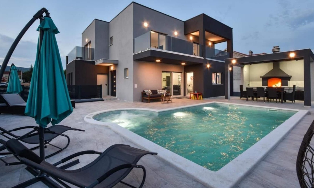 Dicmo House | Holiday house Dicmo for 9 - 10 persons with 4 bedrooms - Holiday home