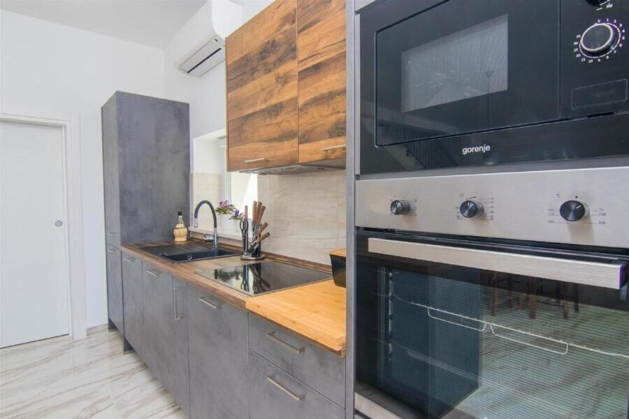 Gostinjac House | Holiday house Dobrinj for 8 persons with 3 bedrooms - Holiday house