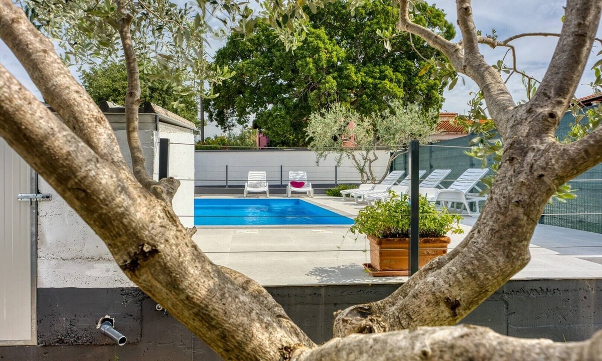 Skatari House | Holiday House Emma with Pool