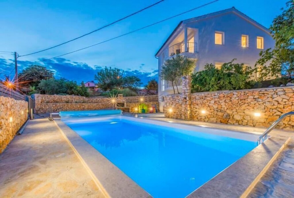 Garica Apartment | Holiday house Garica for 8 persons with 4 bedrooms - Holiday house