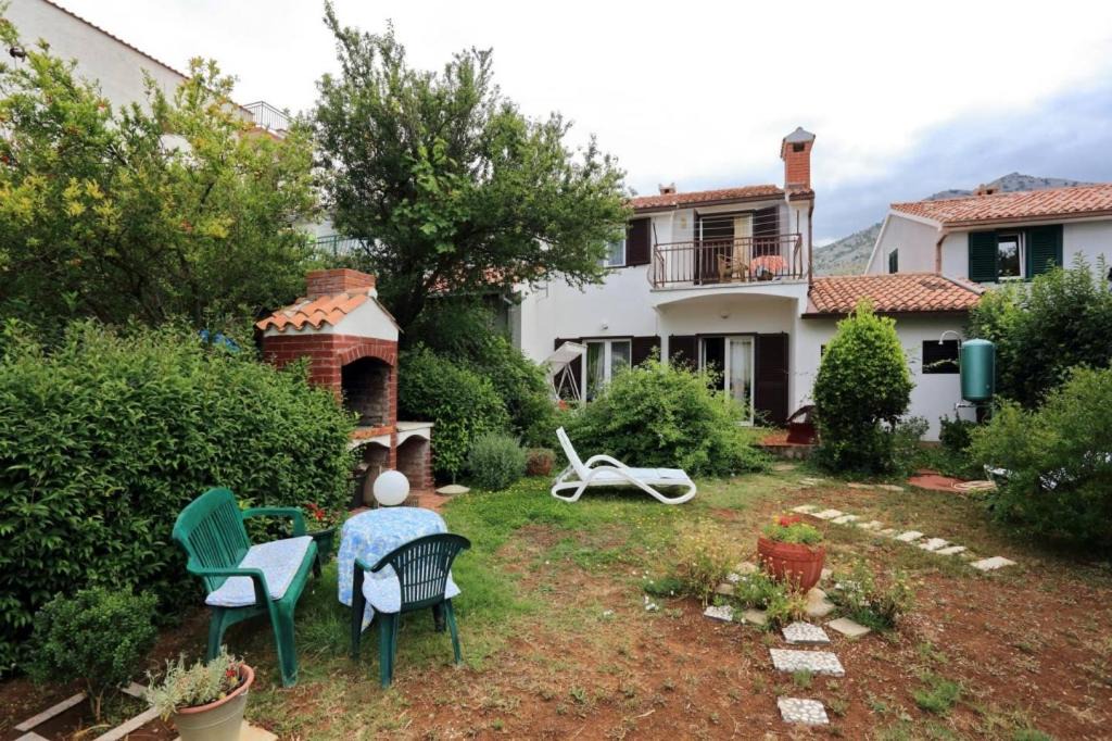 Starigrad House | Holiday house in Starigrad-Paklenica with Terrace, Air conditioning, WIFI, Washing machine (4854-1)