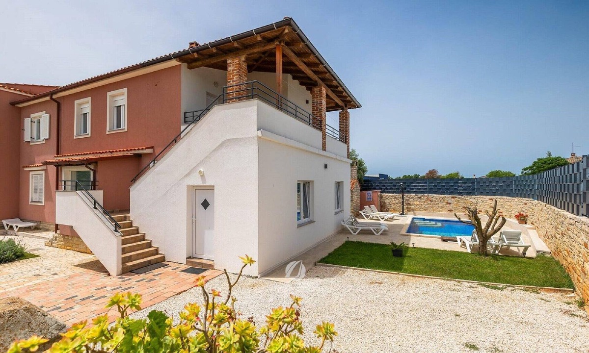 Sikici House | Holiday House in Šikići with Pool and Gym