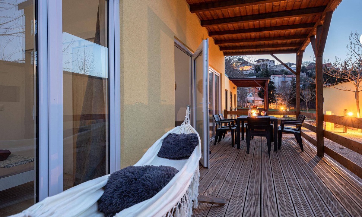 Donji Karin House | Holiday house Karin for 1 - 4 persons with 2 bedrooms - Holiday home
