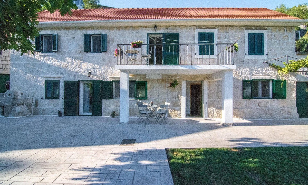 Omis House | Holiday house Kostanje for 1 - 8 persons with 3 bedrooms - Holiday house