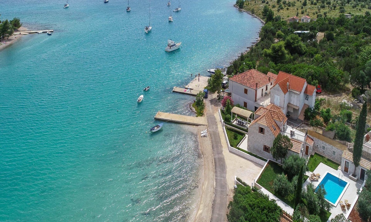 Loviste House | Holiday house Lovište for 1 - 8 persons with 3 bedrooms - Holiday house