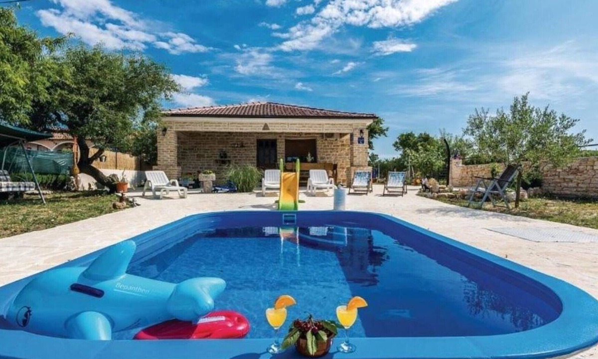 Stankovci House | Holiday House Luka - Three bedroom Vila with Pool