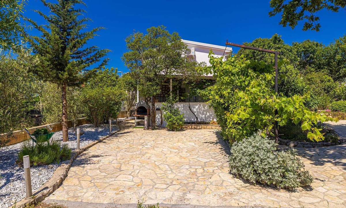 Krk House | Holiday house MICHAEL with shared pool and private jacuzzi