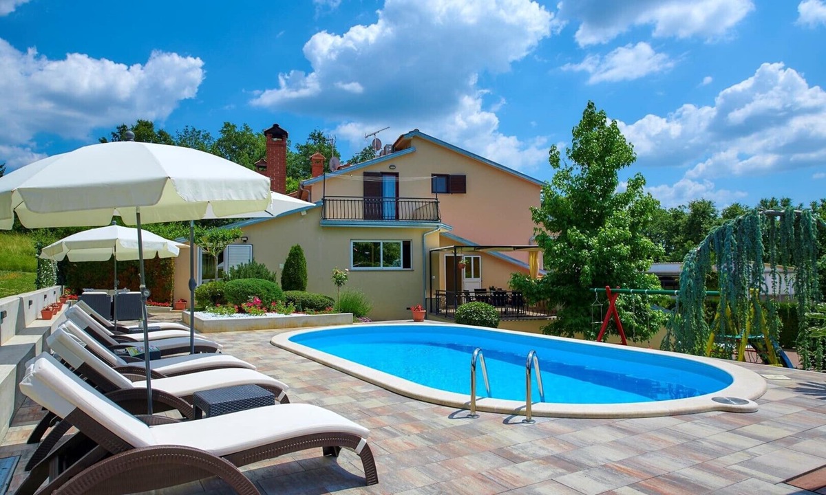 Heki Villa | Holiday House Mikela with pool