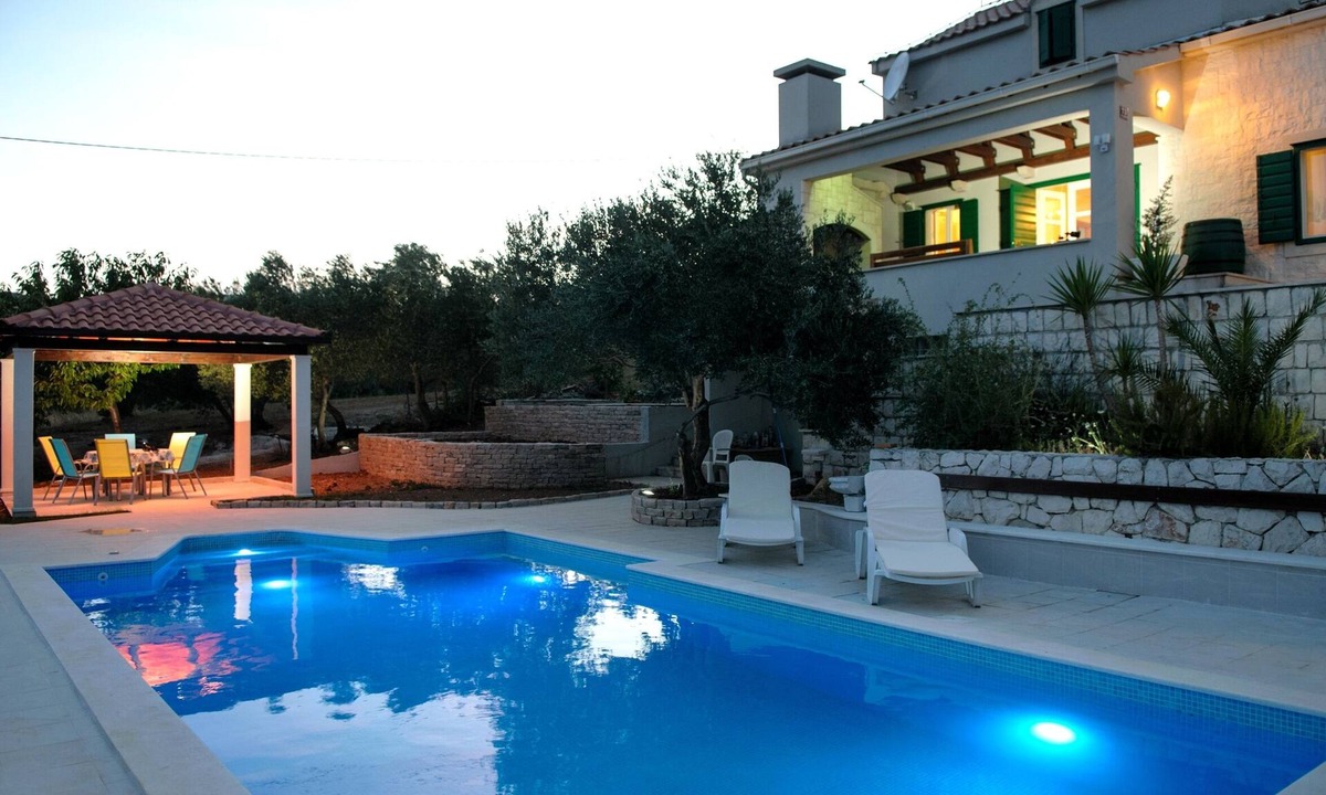 Plano House | Holiday house with a swimming pool Plano, Trogir (K-11897)