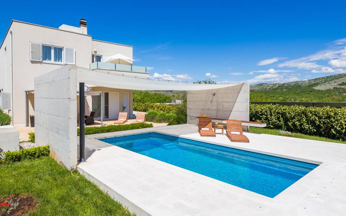 Dugopolje House | Holiday house with private pool for 11 persons approx. 285 m² in Dugopolje, Dalmatia (Mosor)