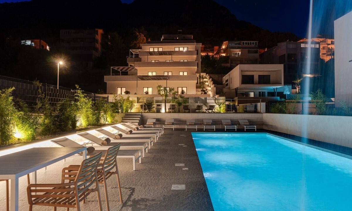 Omis Villa | Holiday Resort Almissum - Luxury 11-bedroom villa