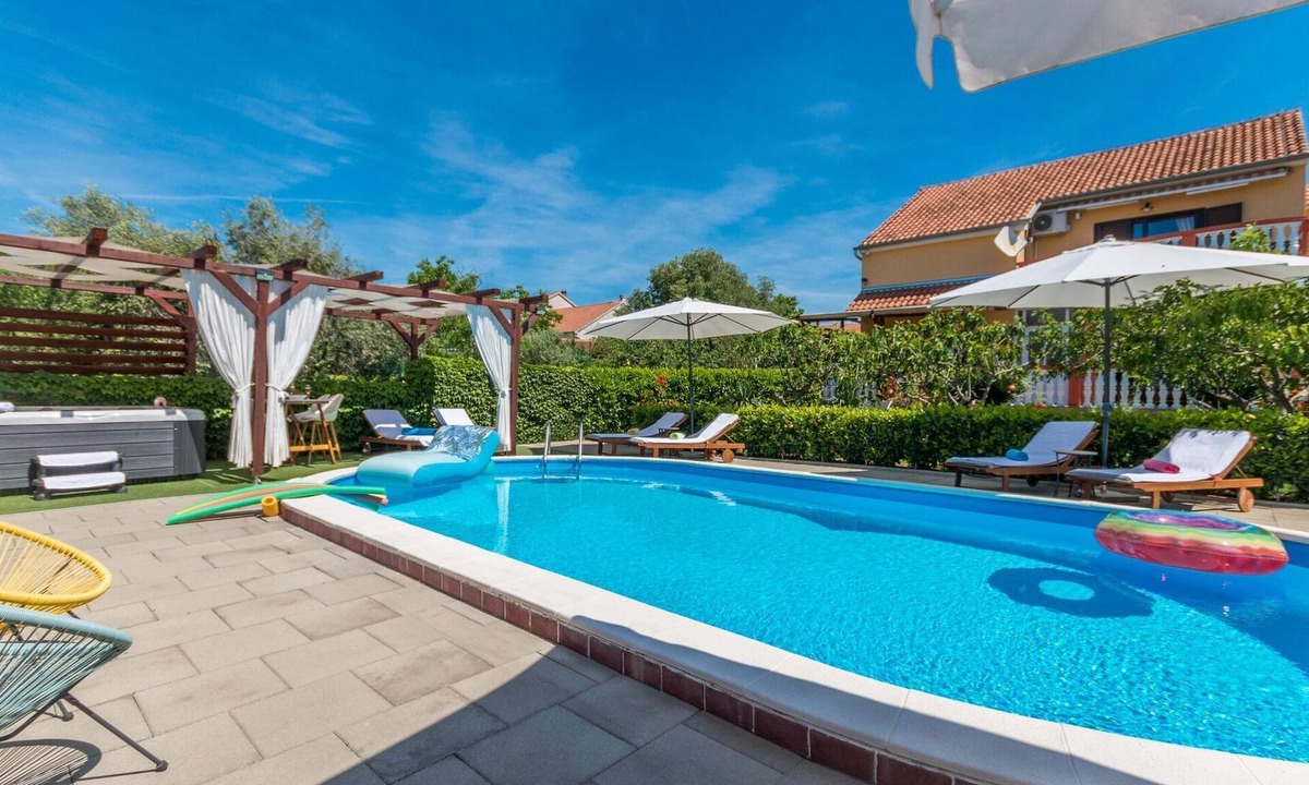 Polaca House | Holiday Villa with swimmingpool at Polaca, near Biograd on sea