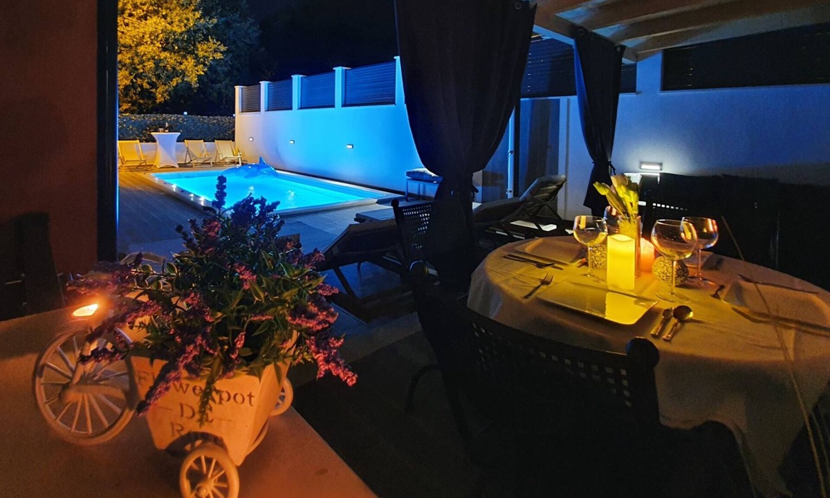 Solin Villa | Home LANTERNA - Solin, Split with a heated pool