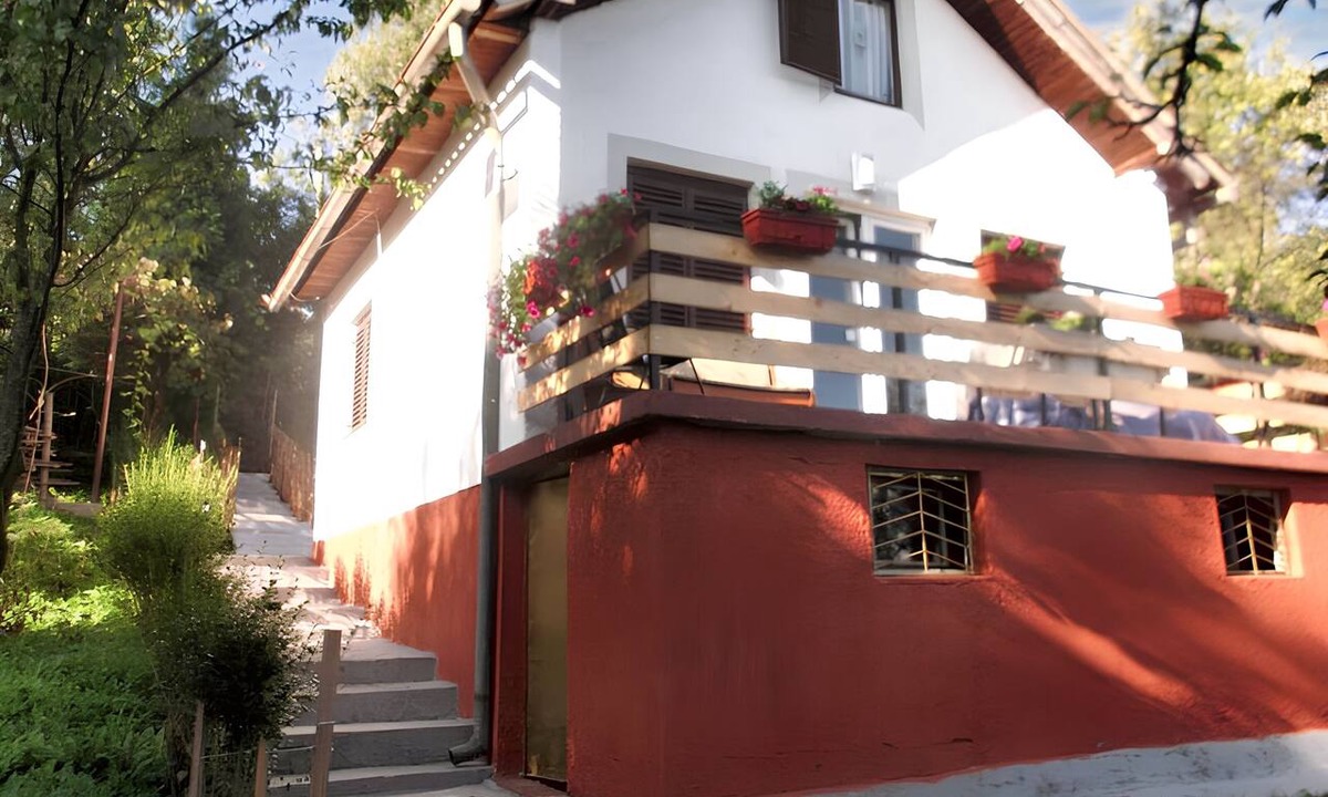 Busovaca House | Homerez - Cozy House with Garden in Jazvine