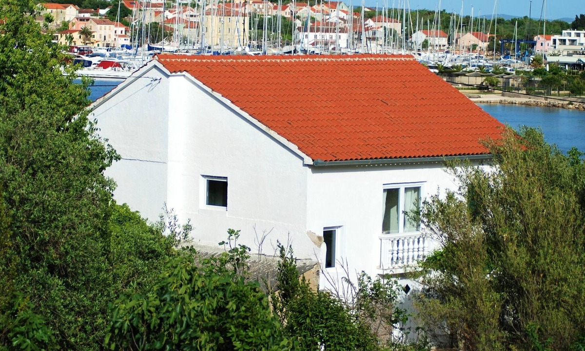 Lukoran House | Homerez - House for 7 ppl. with sea view, garden and balcony at Lukoran