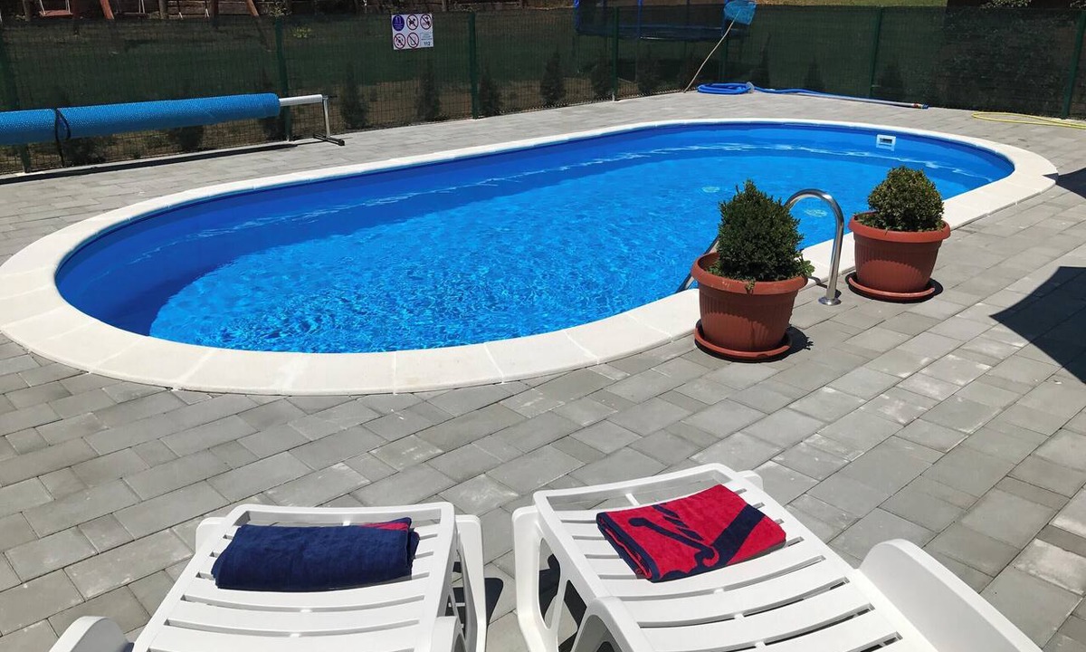 Rakovica Apartment | Homerez - Rakovica Apartment 80m² + Shared Pool