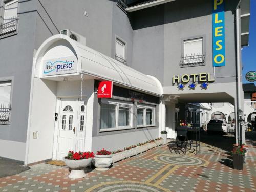 Velika Gorica Hotel | Hotel Garny Pleso
