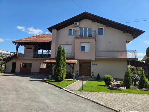 Karlovac Apartment | House Bogović