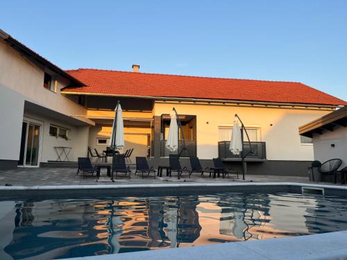 Barilovic Villa | House Karla - bazen, jacuzzi i sauna
