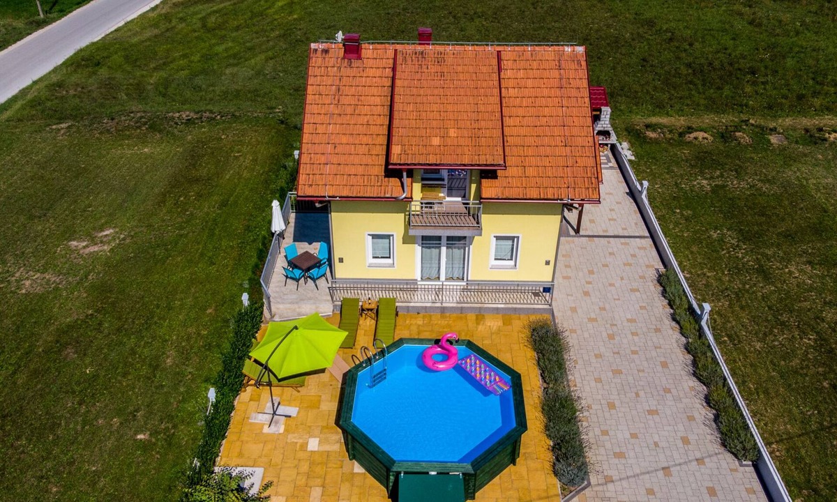 Josipdol House | House of Inspiration with pool above LAKE Sabljaci Ogulin