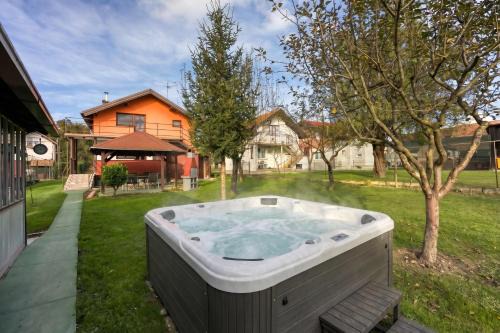 Kraljevec na Sutli House | House Pepica With Hot Tub - Happy Rentals