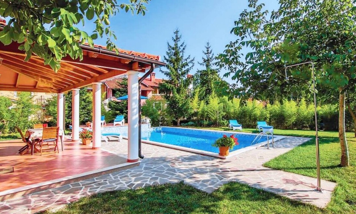 Laginji House | House Valmonida